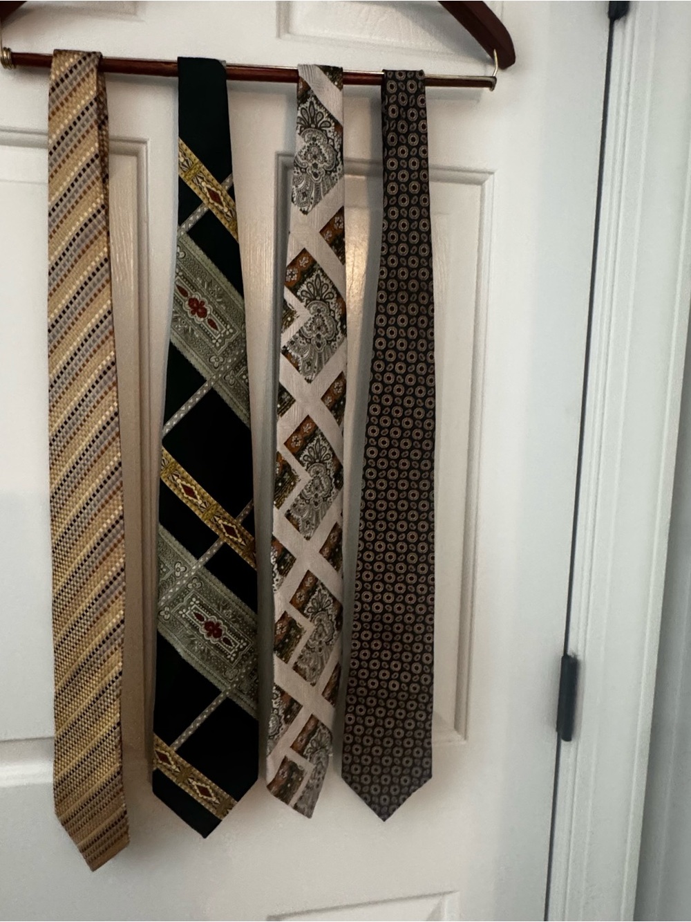 Classic Men's Beige and Black Patterned Ties - Pack of 4